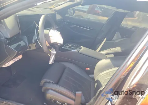 2025 BMW 530 Xi z USA, uszkodzony, nr VIN WBA53FJ0XSCU63132